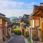 Khám phá vẻ đẹp của ngôi làng cổ Bukchon Hanok khi du lịch Hàn Quốc