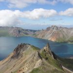 Khám phá vẻ đẹp hùng vĩ của núi Trường Bạch khi du lịch Trung Quốc