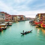 Đắm chìm trong vẻ đẹp cổ kính của kênh đào Grand Canal Venice tại Ý
