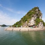 Du lịch Hạ Long sẽ đưa bạn đi qua những danh thắng thiên nhiên ấn tượng