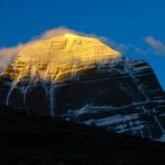 Chiêm bái núi Kailash linh thiêng nổi tiếng trong tour du lịch Tây Tạng