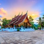 Chiêm ngưỡng vẻ đẹp cổ kính của cố đô Luang Prabang khi du lịch Lào