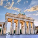 Check in cổng Brandenburg – biểu tượng hòa bình của thủ đô Berlin Đức